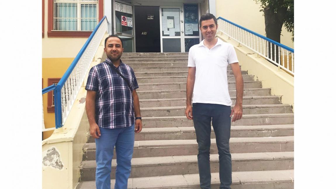 Okulumuza Atamasi Yapılan Müdür Yardımcıları Ömer DİNÇ ve Mehmet GÜNEŞ Okulumuzdaki Görevlerine Başladılar.
